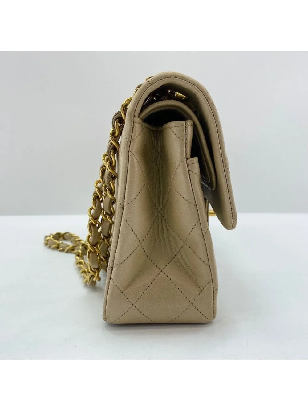 Chanel Shoulder Bag Quilted 23